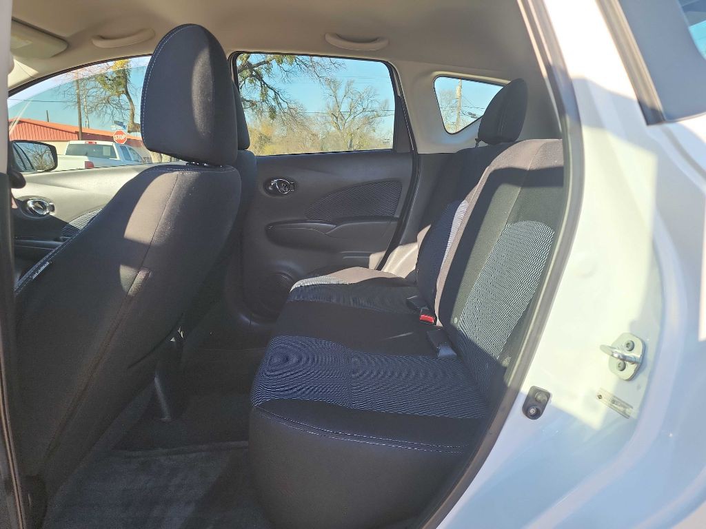 2015 Nissan Versa Image 26