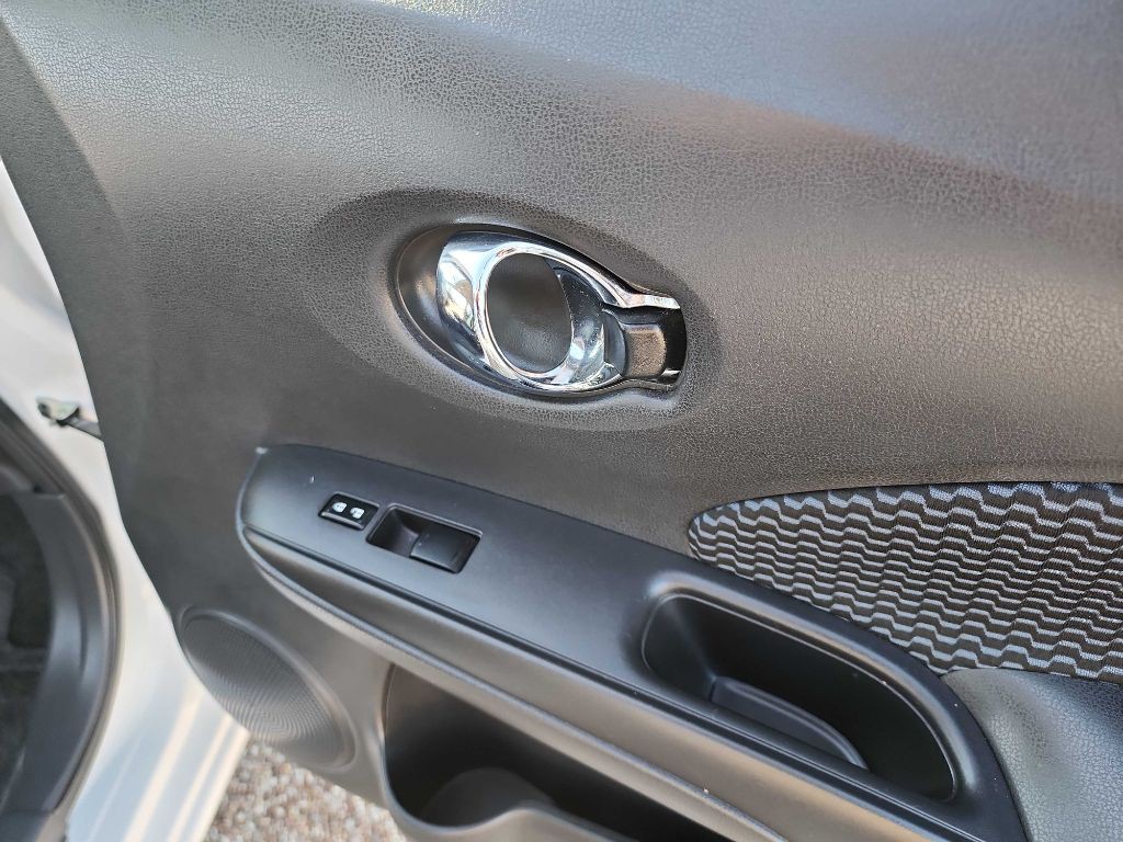 2015 Nissan Versa Image 31