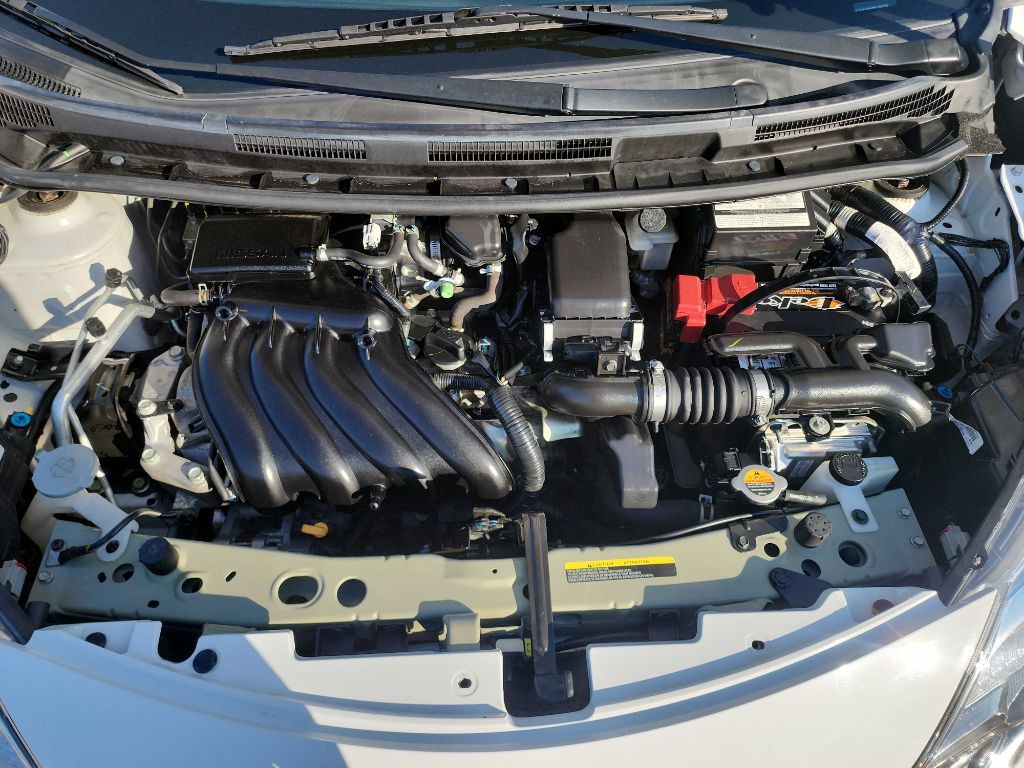 2015 Nissan Versa Image 34