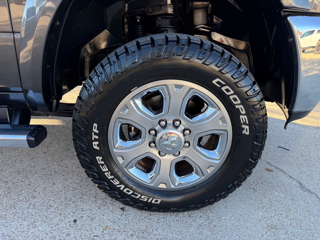 2017 RAM 2500 Image 17