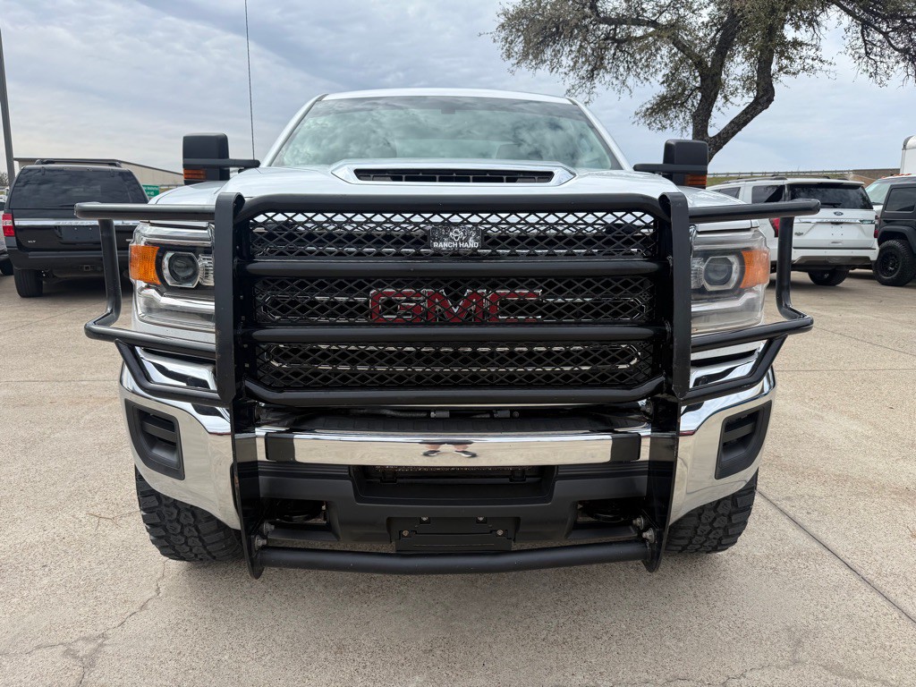 2019 GMC Sierra Image 2