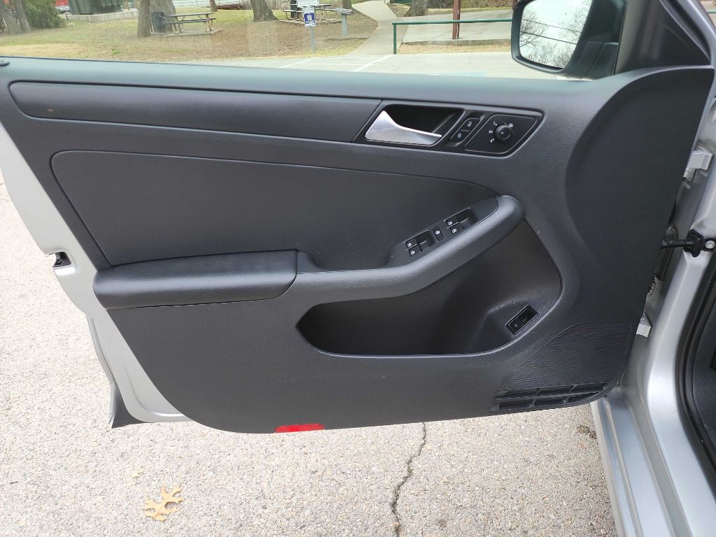 2015 Volkswagen Jetta Image 11