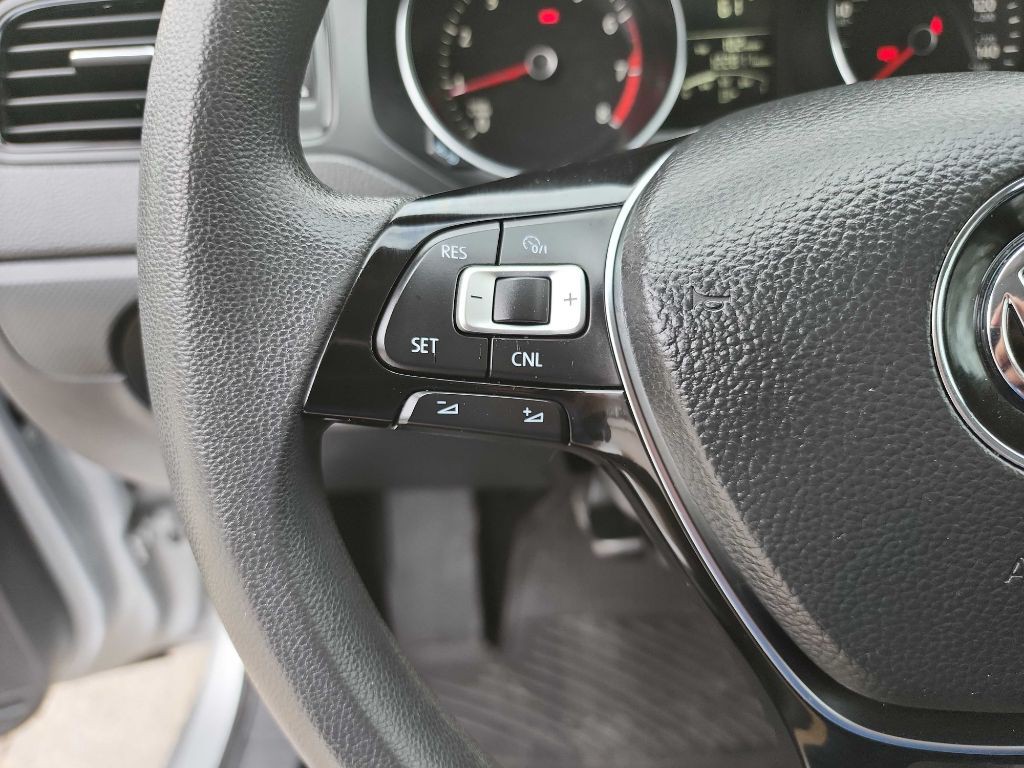 2015 Volkswagen Jetta Image 15