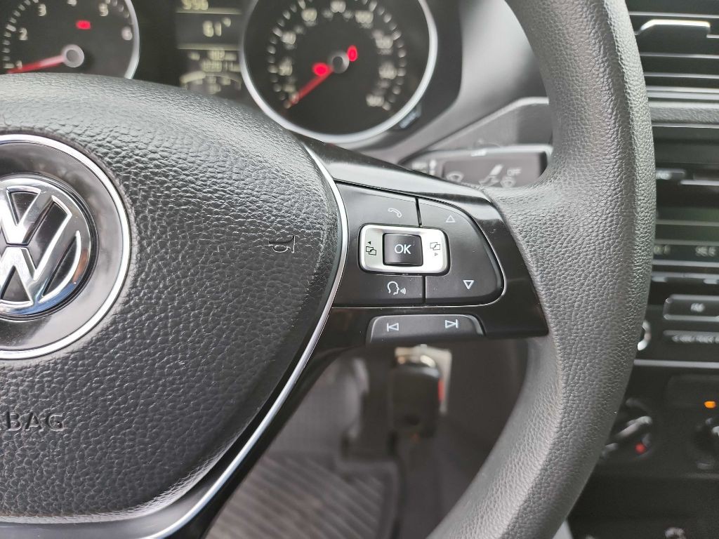 2015 Volkswagen Jetta Image 16