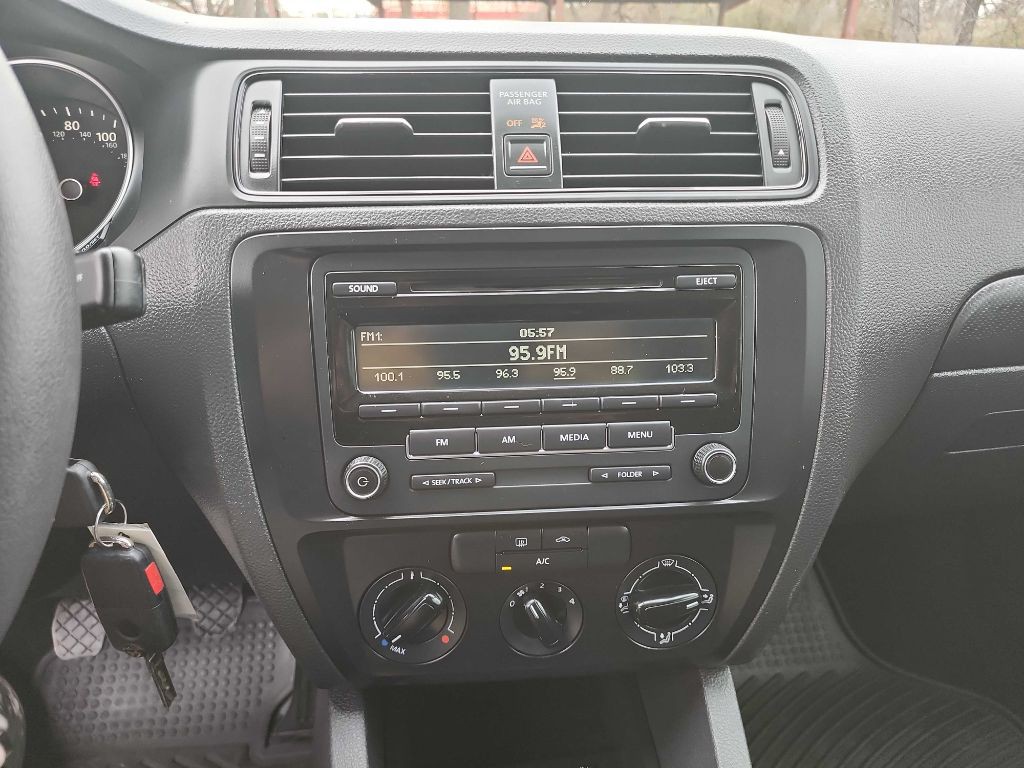 2015 Volkswagen Jetta Image 19