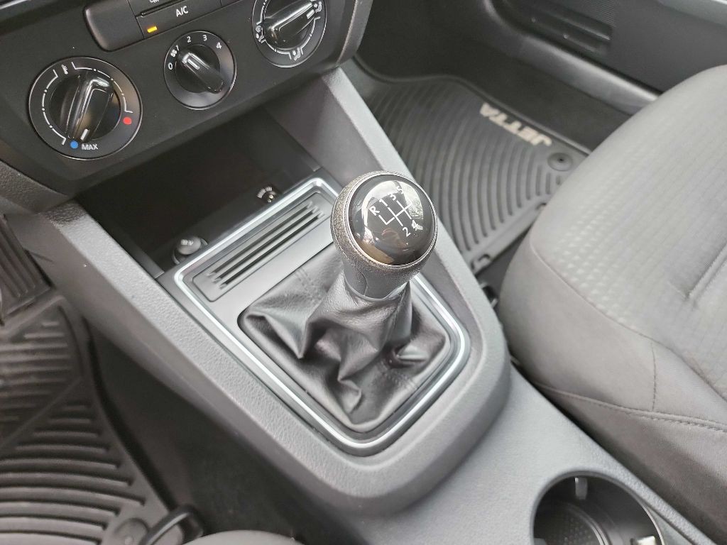 2015 Volkswagen Jetta Image 21