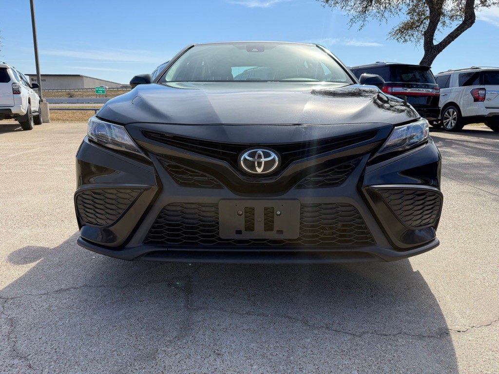 2021 Toyota Camry Image 2