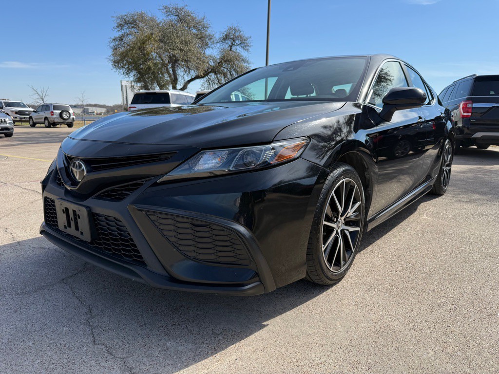 2021 Toyota Camry Image 3