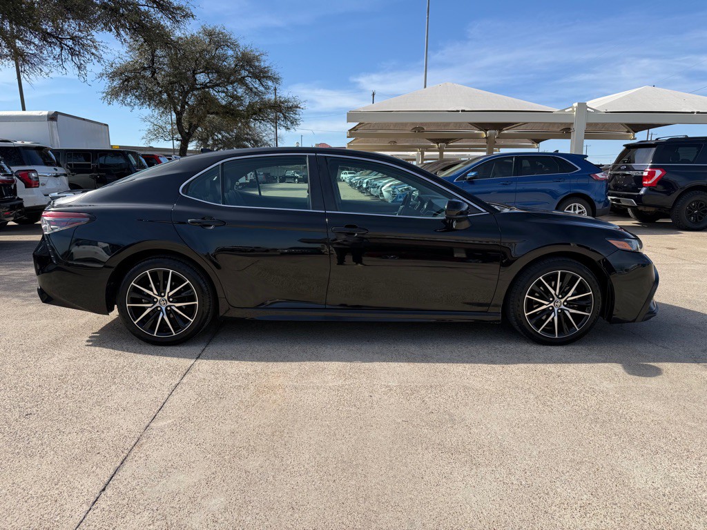 2021 Toyota Camry Image 8