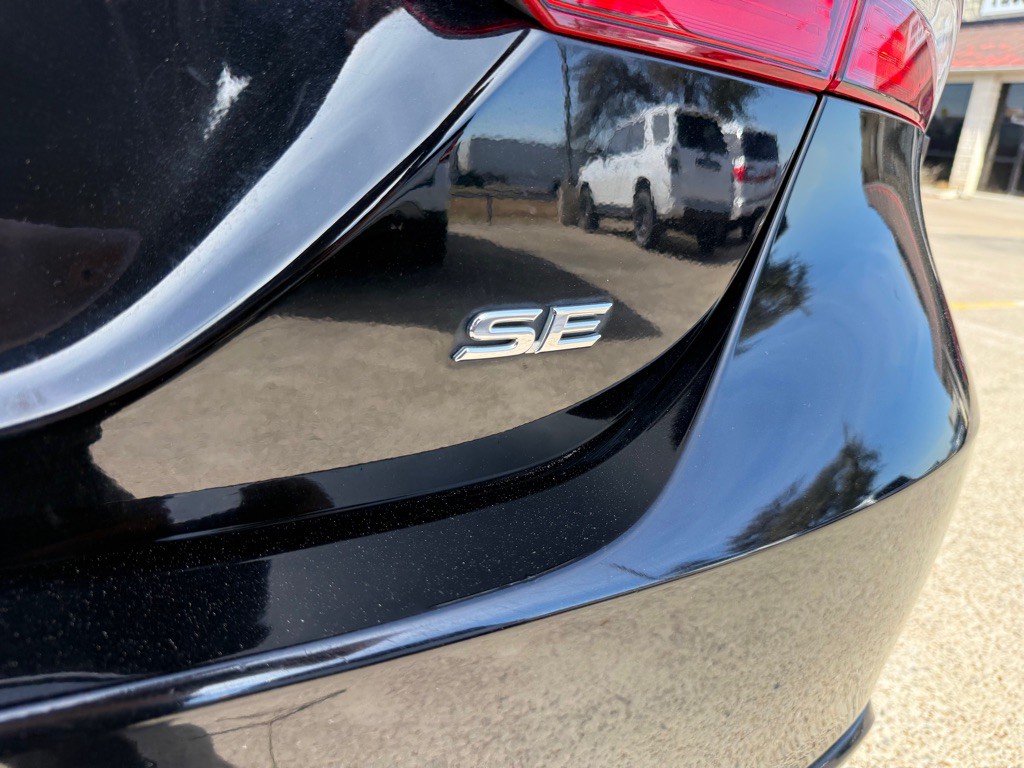 2021 Toyota Camry Image 12