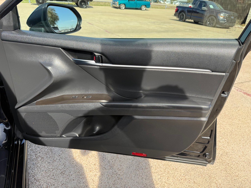 2021 Toyota Camry Image 18