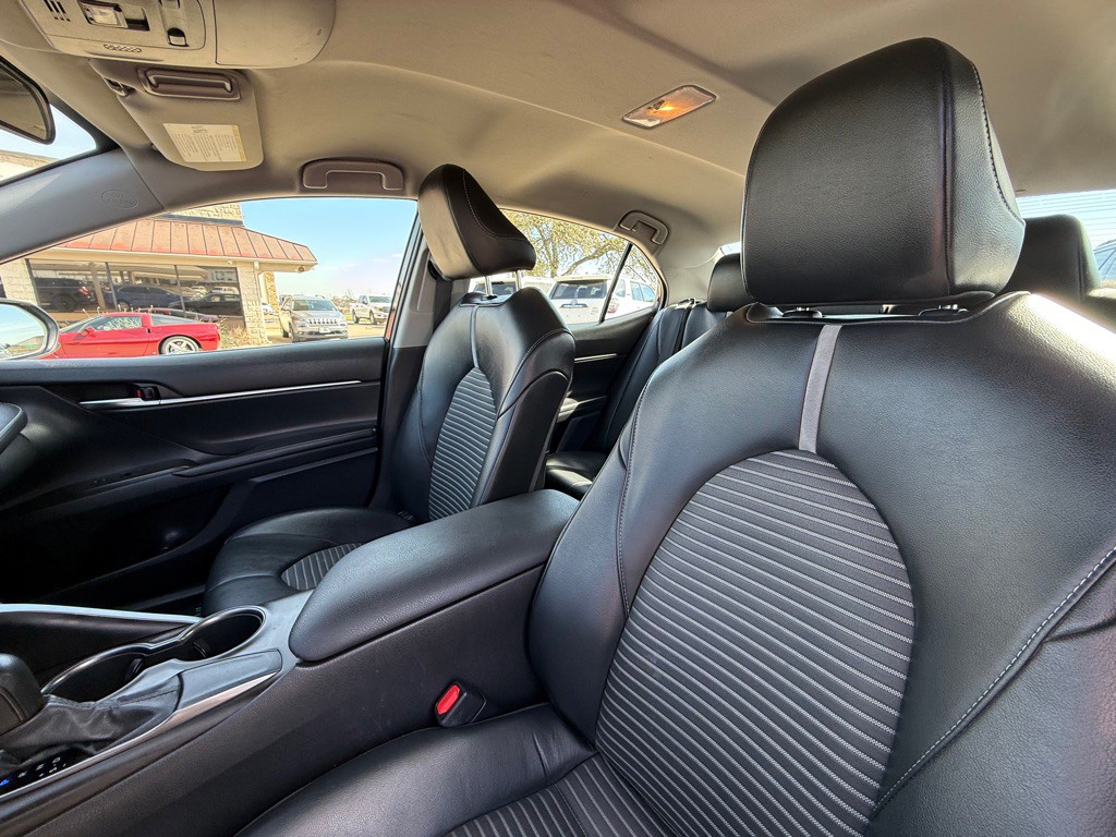 2021 Toyota Camry Image 21