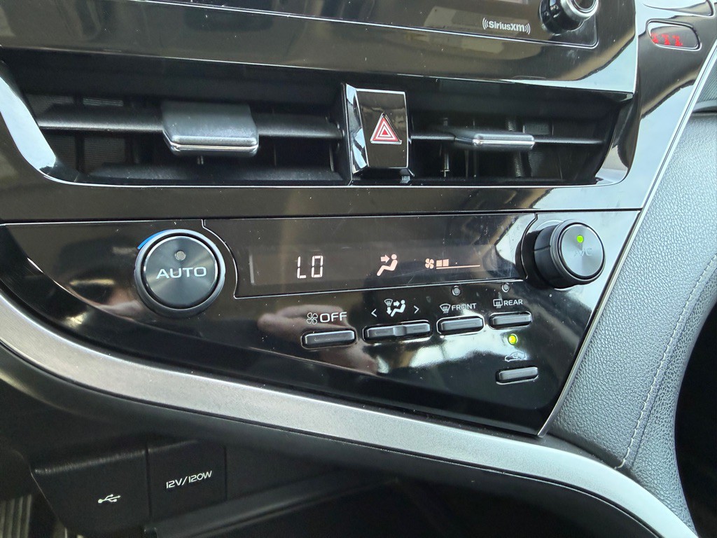 2021 Toyota Camry Image 30