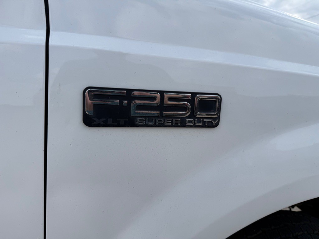 2001 Ford F-250 Image 9