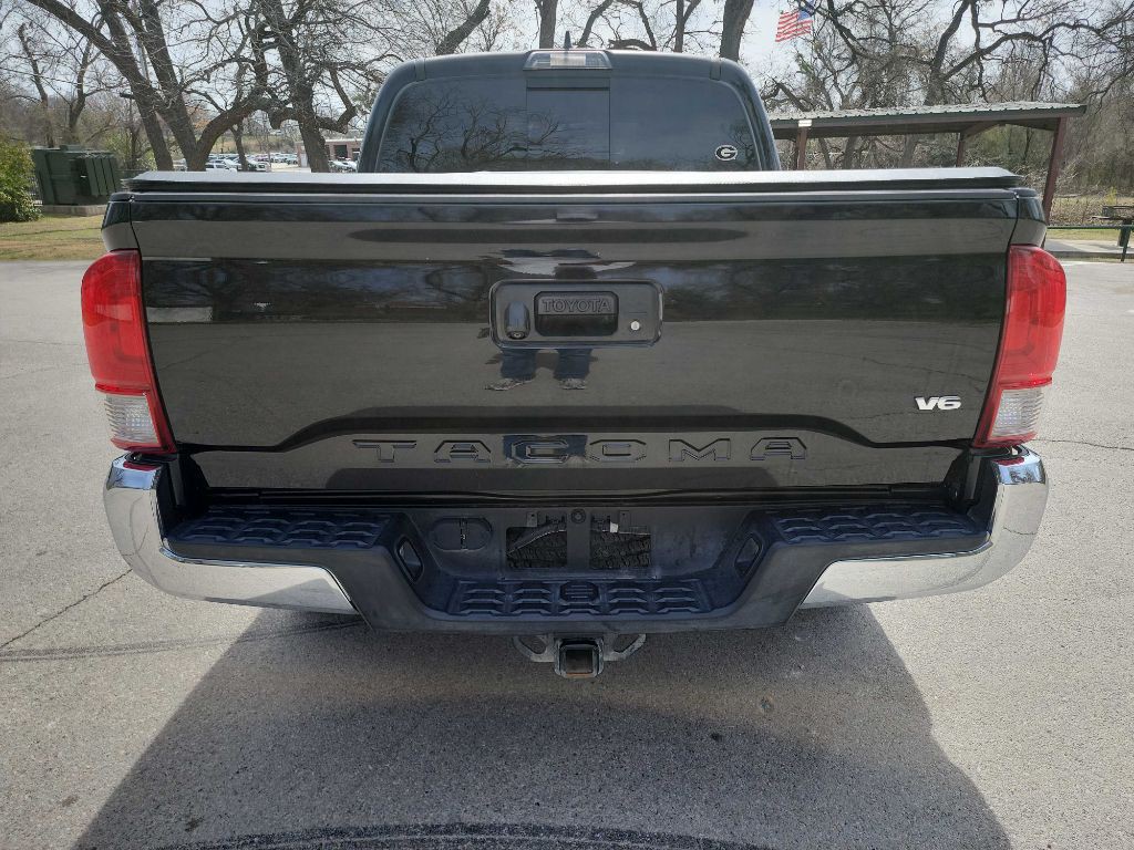 2017 Toyota Tacoma Image 6