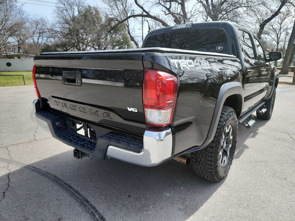 2017 Toyota Tacoma Image 7