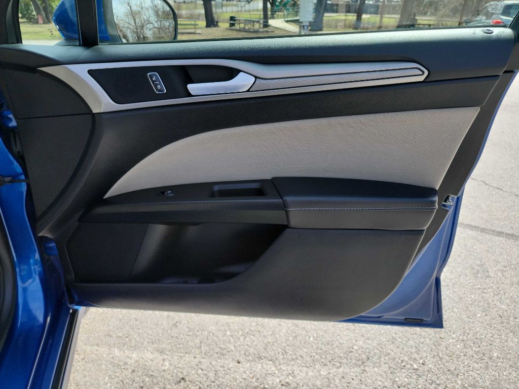 2018 Ford Fusion Image 32