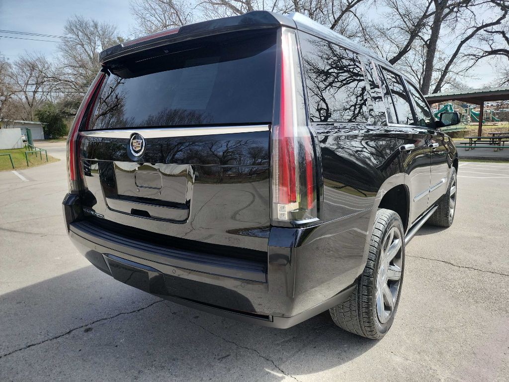 2015 Cadillac Escalade Image 9