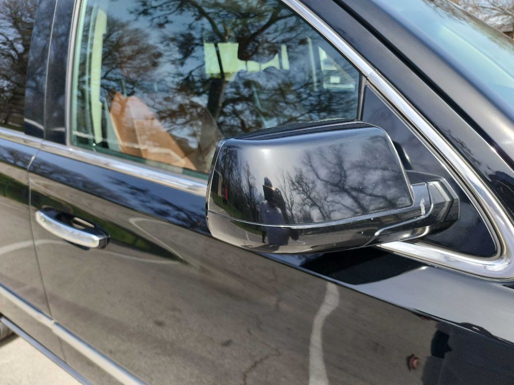 2015 Cadillac Escalade Image 11