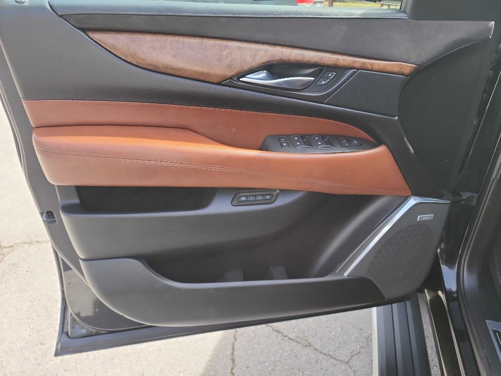 2015 Cadillac Escalade Image 14