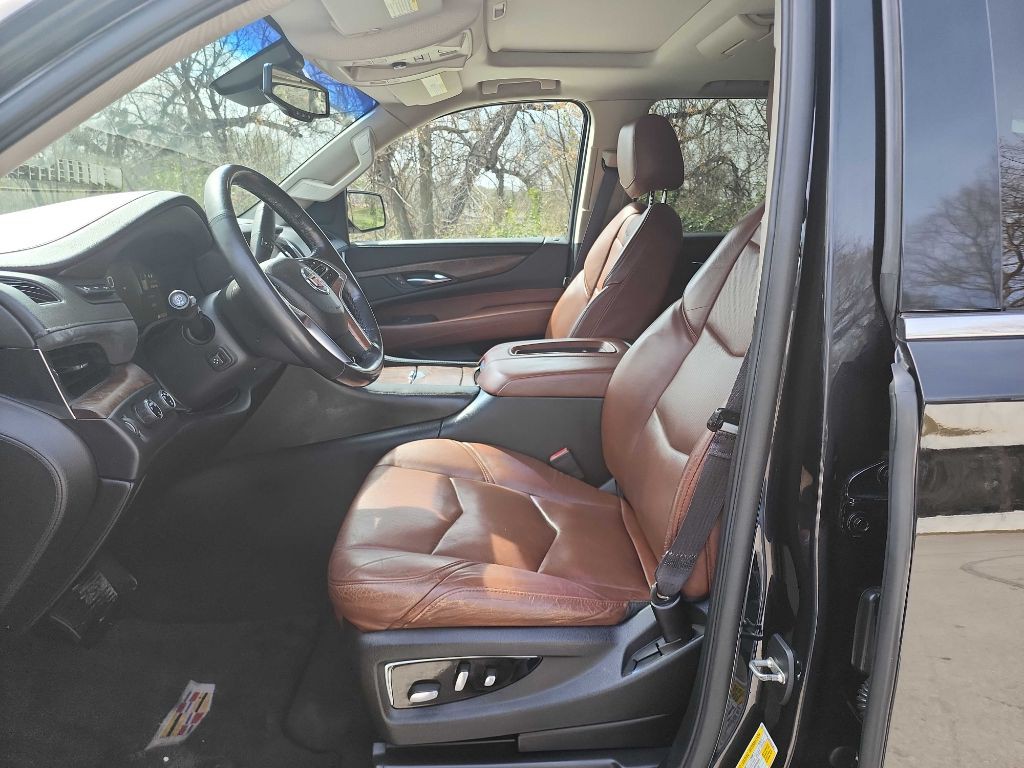 2015 Cadillac Escalade Image 17