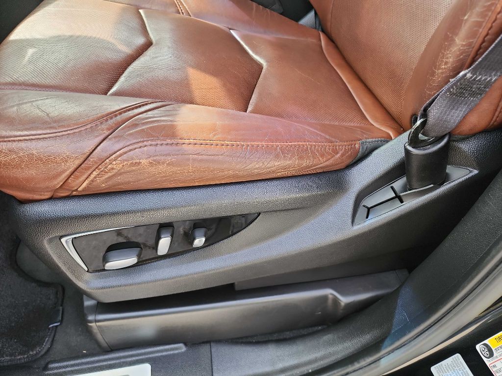 2015 Cadillac Escalade Image 18