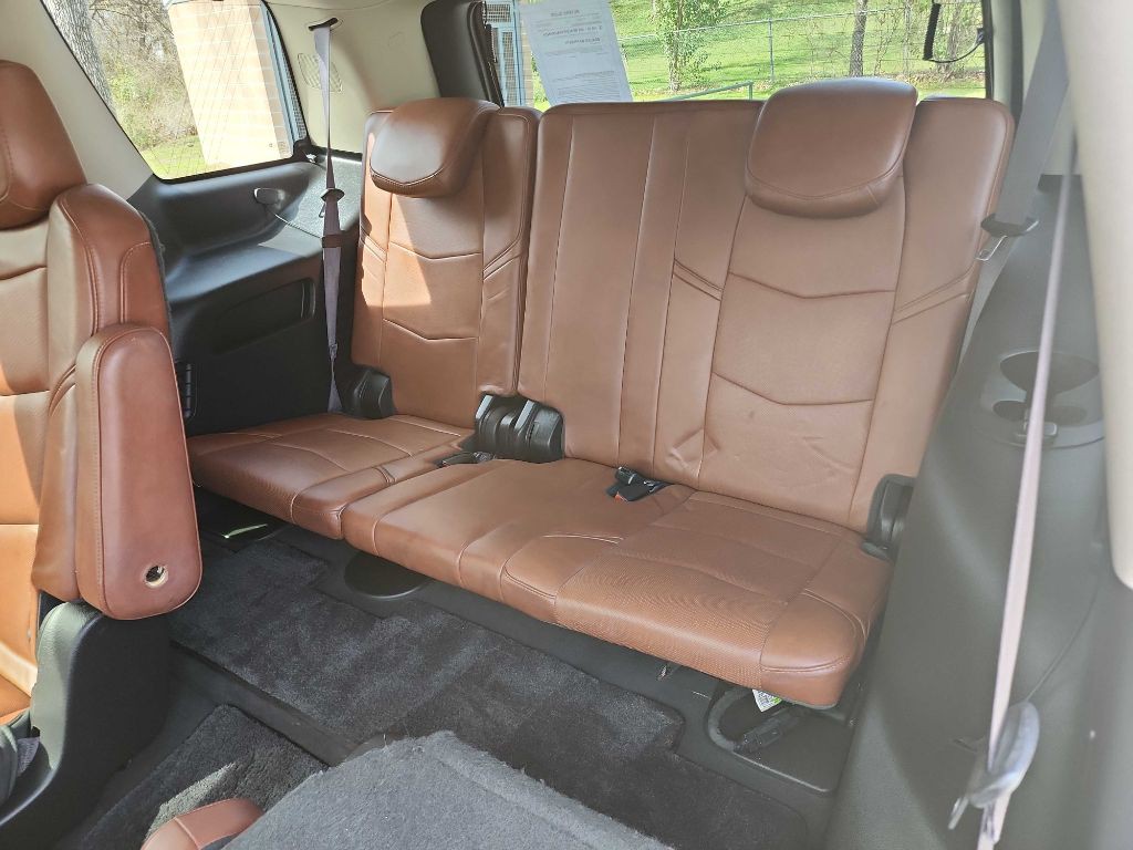2015 Cadillac Escalade Image 33