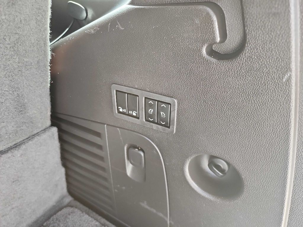 2015 Cadillac Escalade Image 38