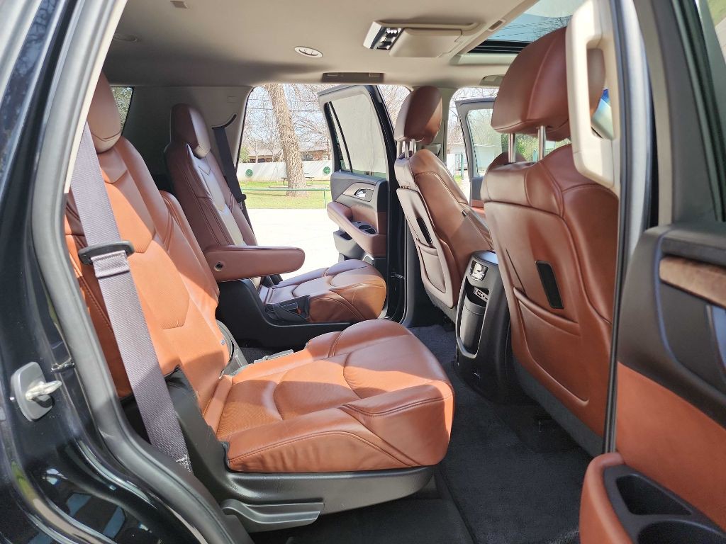 2015 Cadillac Escalade Image 40