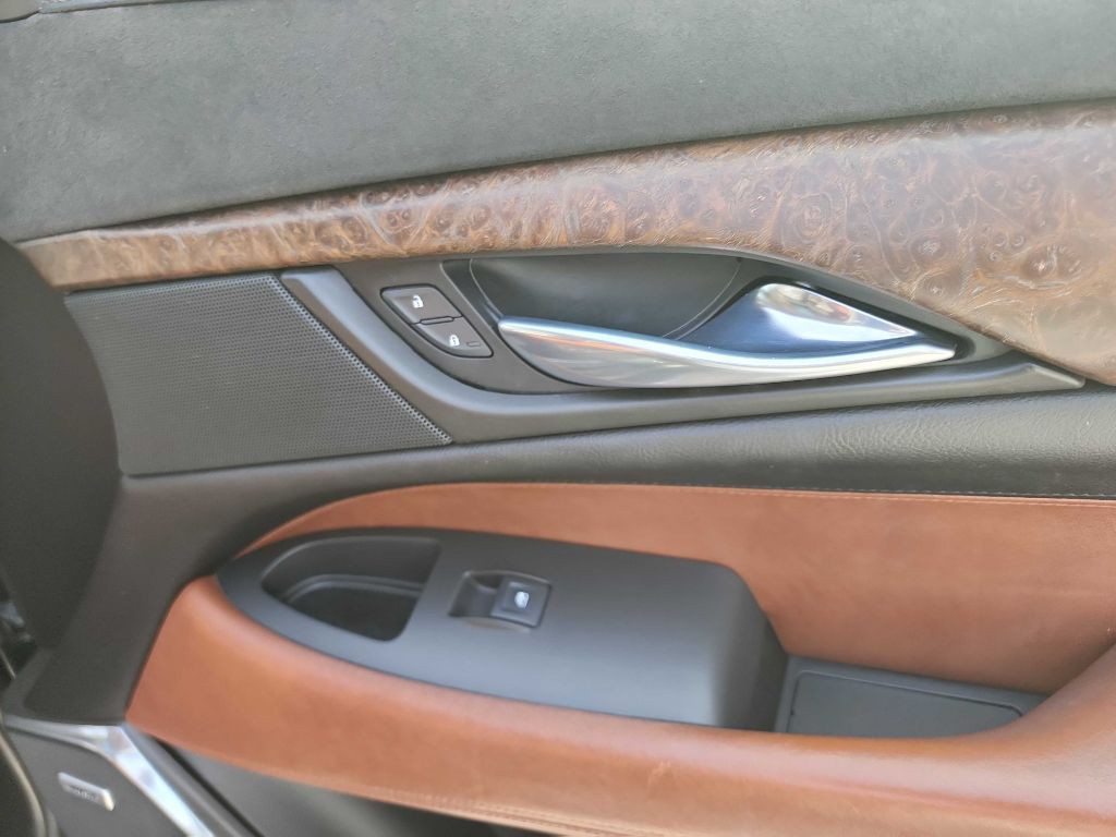 2015 Cadillac Escalade Image 42