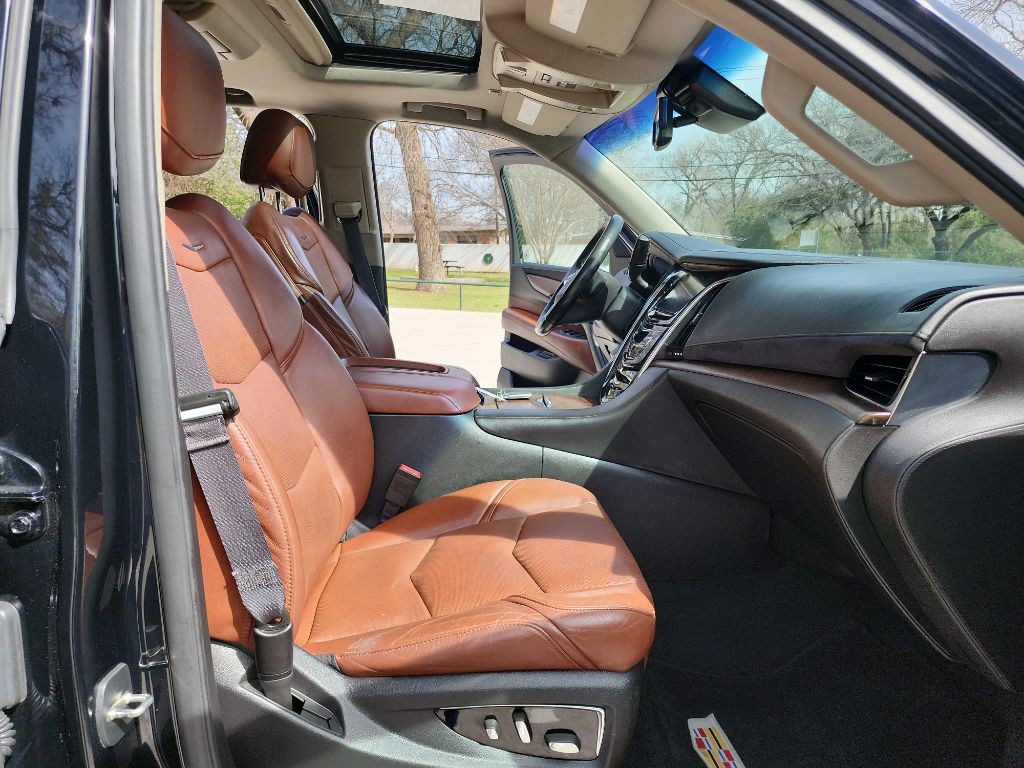 2015 Cadillac Escalade Image 43