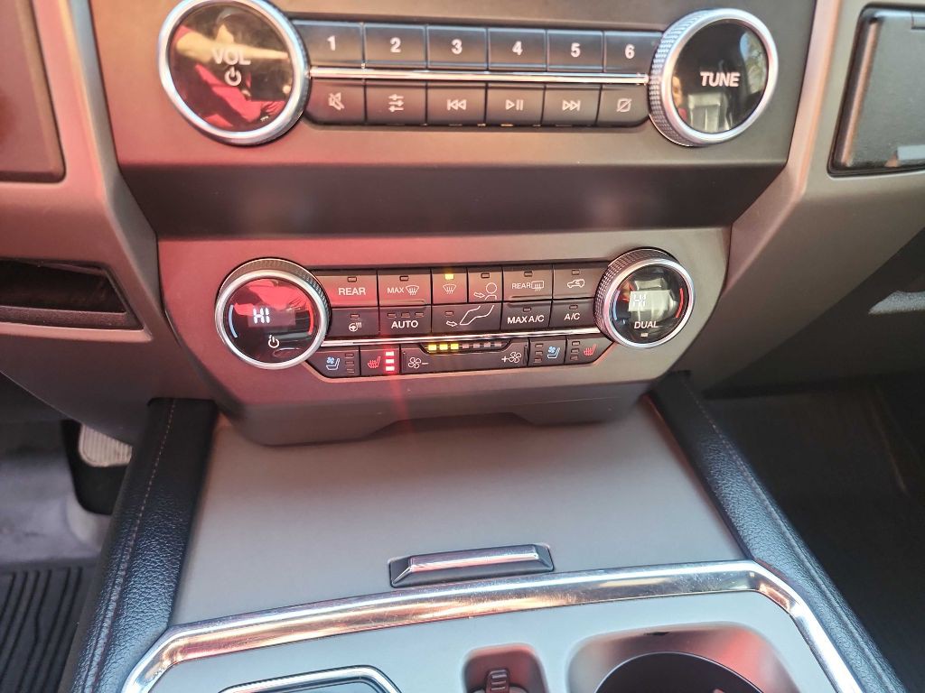 2019 Ford Expedition Image 24