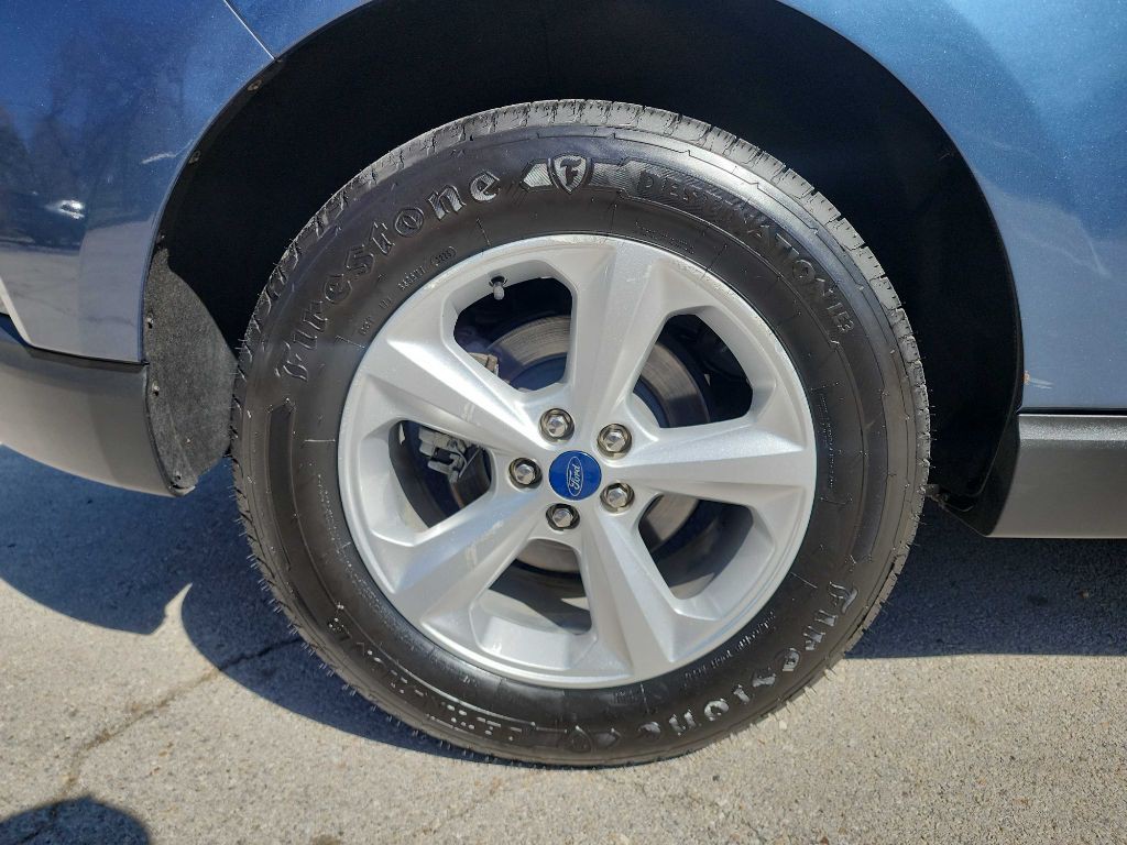 2019 Ford Edge Image 10