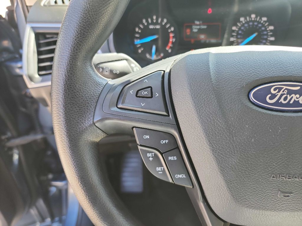 2019 Ford Edge Image 16