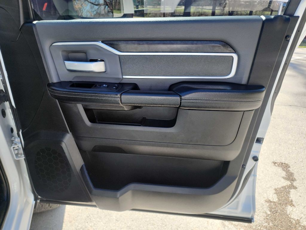 2022 RAM 2500 Image 37