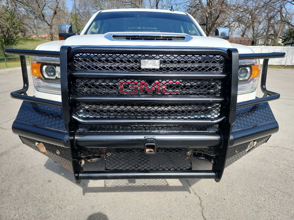 2017 GMC Sierra Image 2