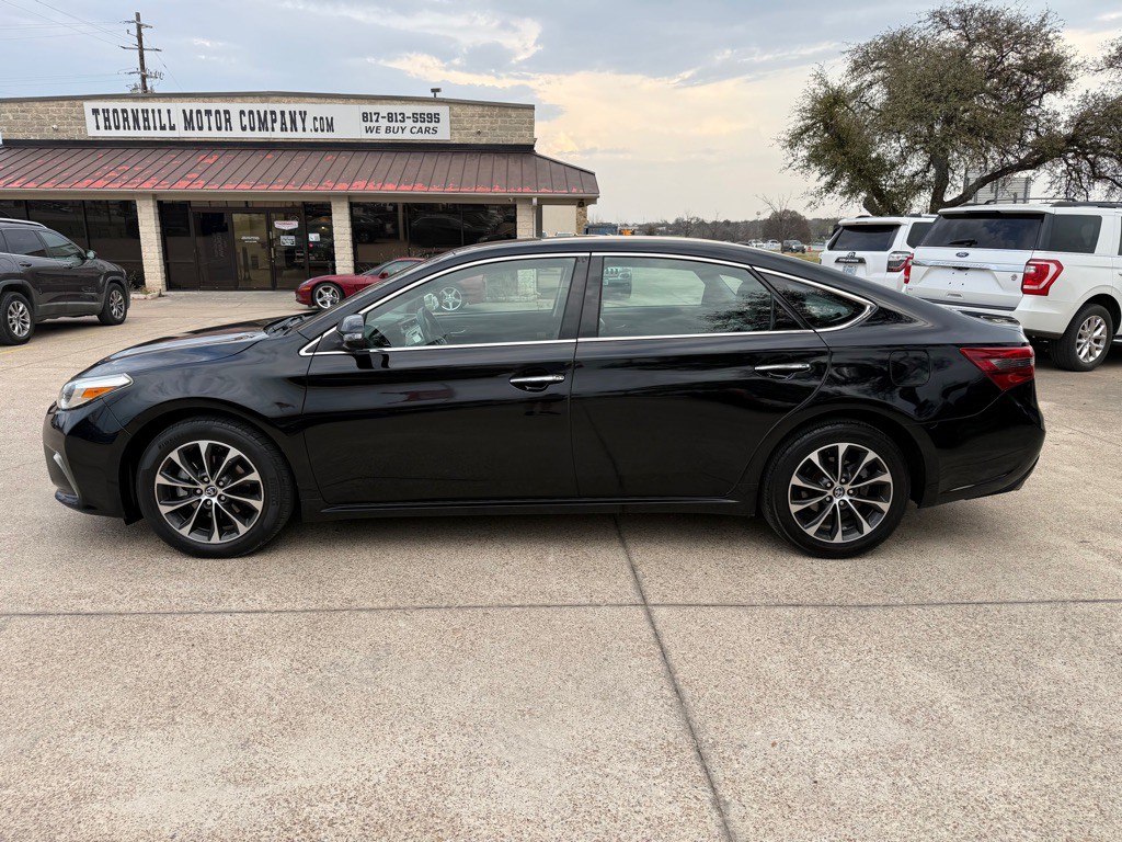 2016 Toyota Avalon Image 4