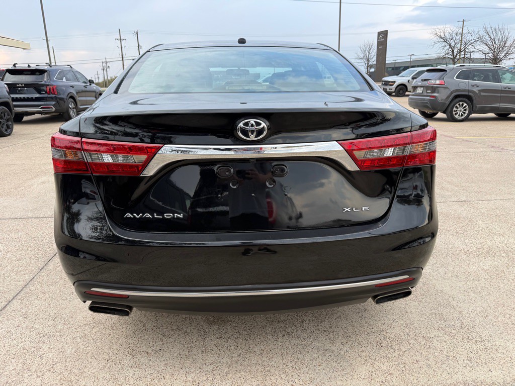 2016 Toyota Avalon Image 6