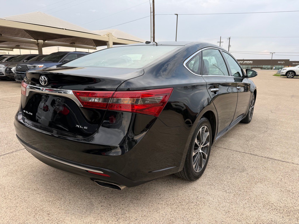 2016 Toyota Avalon Image 7