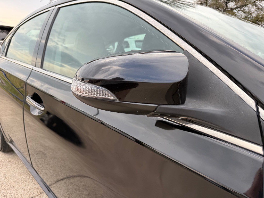 2016 Toyota Avalon Image 10