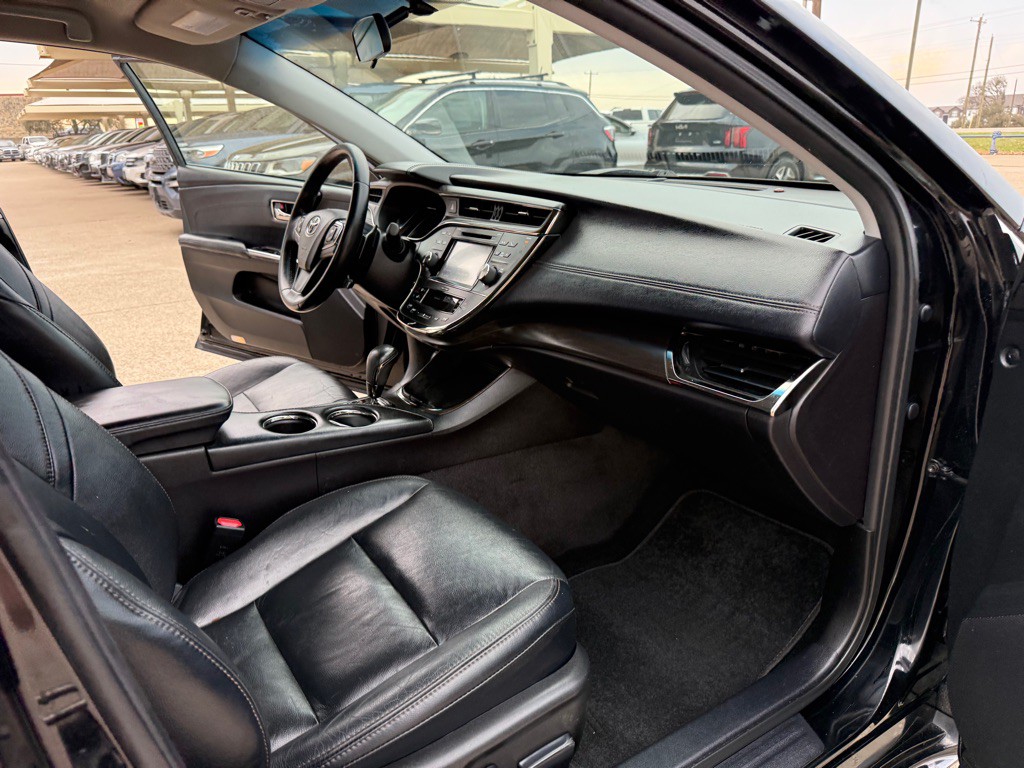 2016 Toyota Avalon Image 16