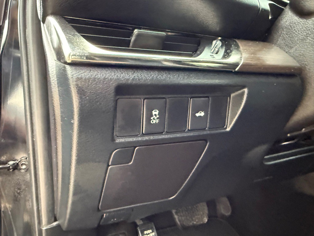 2016 Toyota Avalon Image 20