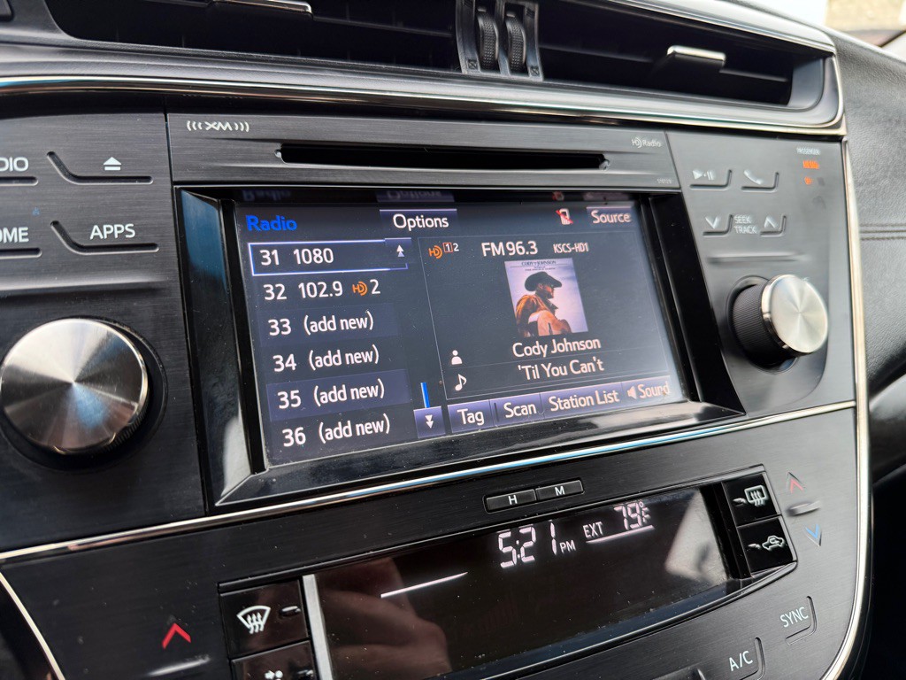 2016 Toyota Avalon Image 34