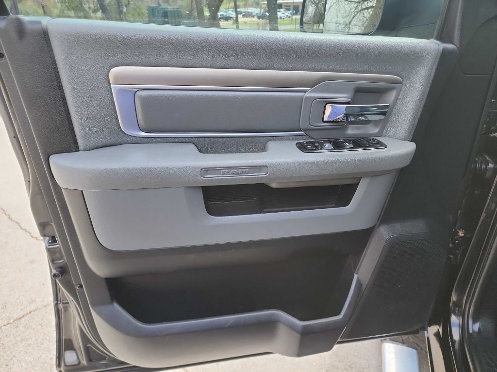 2014 RAM 2500 Image 17