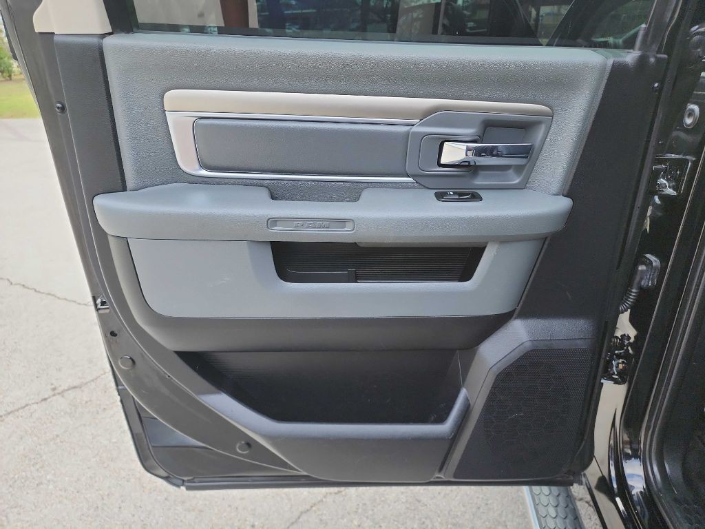 2014 RAM 2500 Image 27