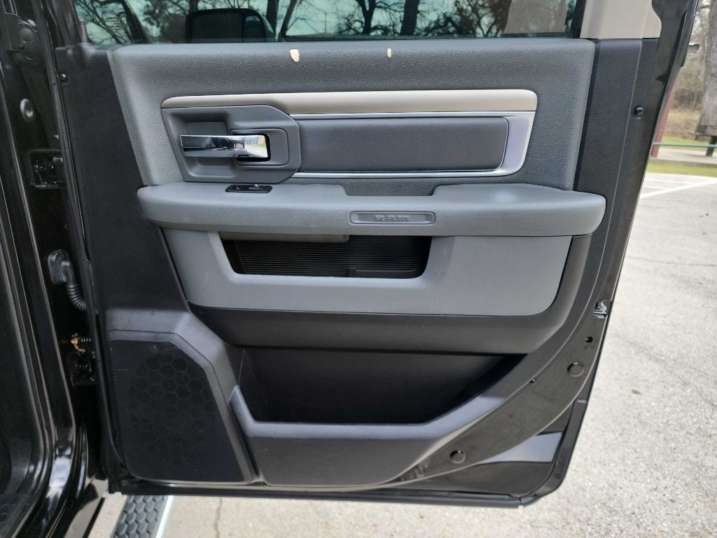 2014 RAM 2500 Image 33