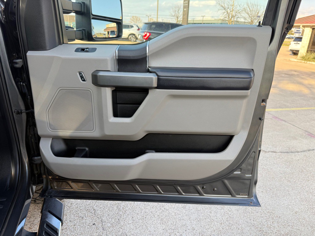 2017 Ford F-250 Image 24