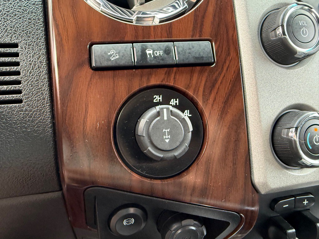 2015 Ford F-250 Image 30