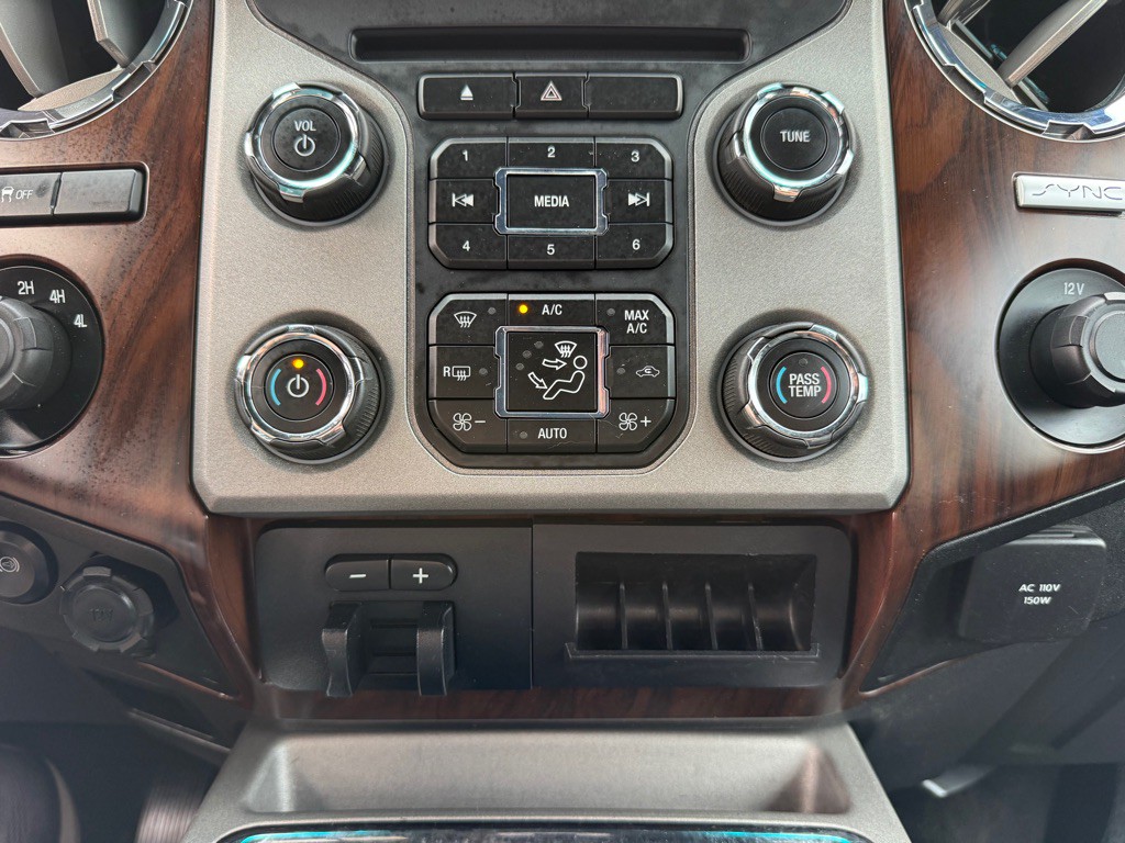 2015 Ford F-250 Image 31