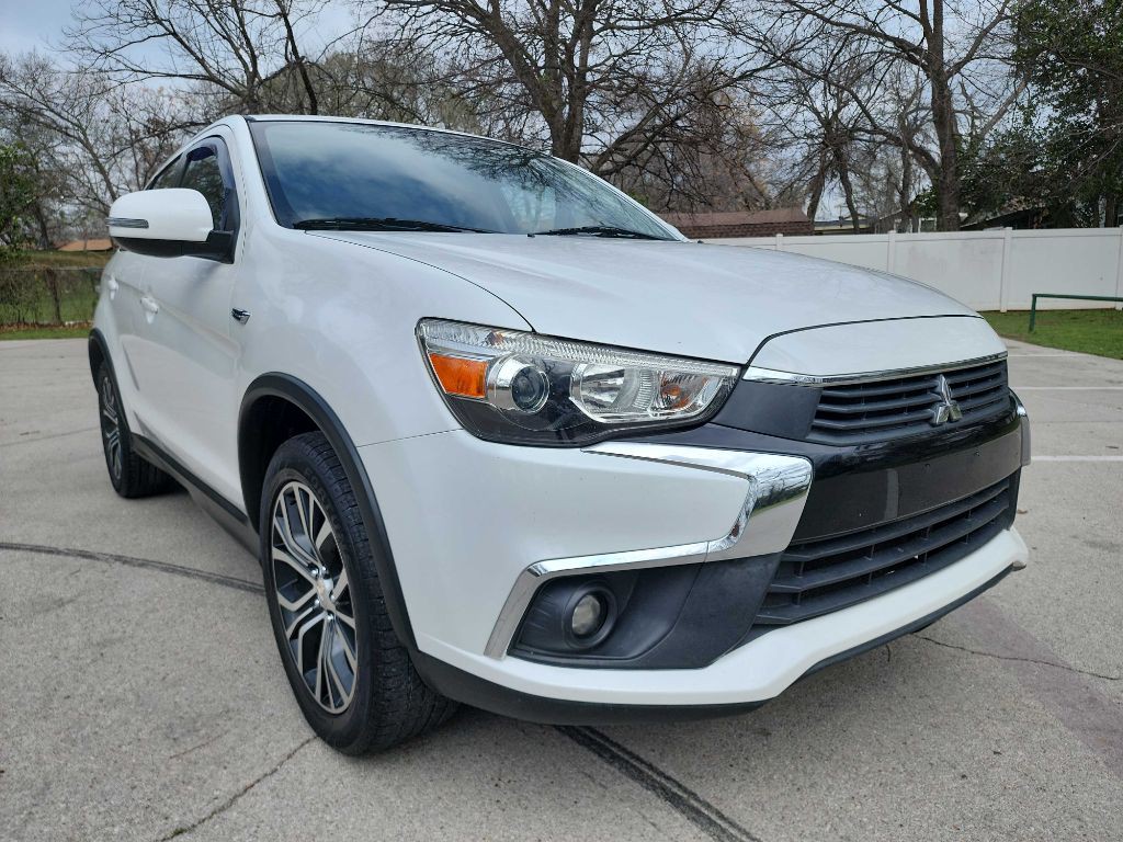 2017 Mitsubishi Outlander Image 1